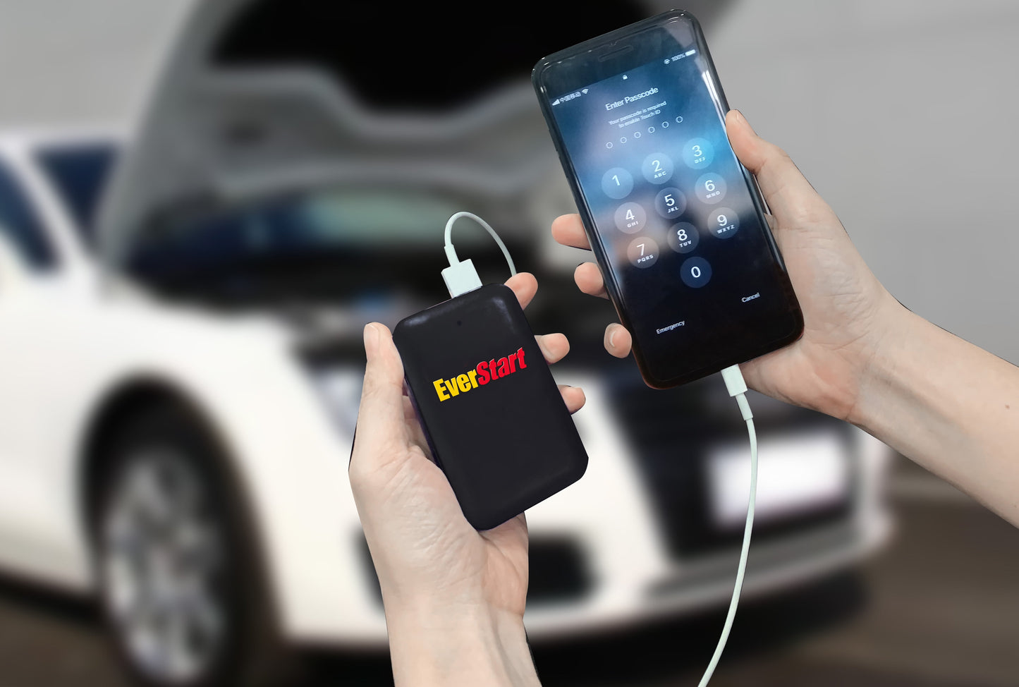 "Emergency Escape Kit featuring a window break hammer and LED signal light, showcasing its compact and durable design for vehicle safety."