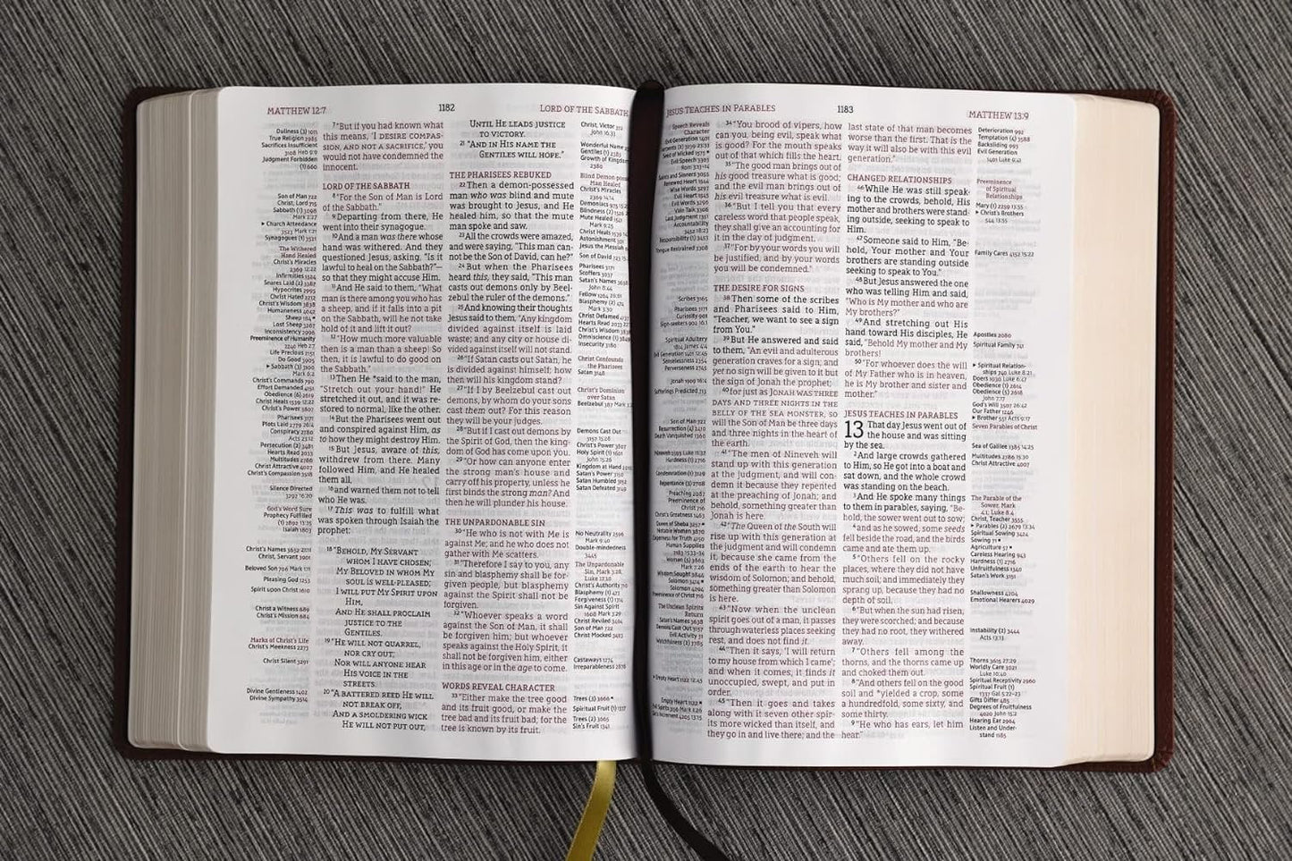 Thompson Chain-Reference Bible, Leathersoft Brown, 1995 Text, Red Letter, Comfort Print - Durable Hardcover Edition