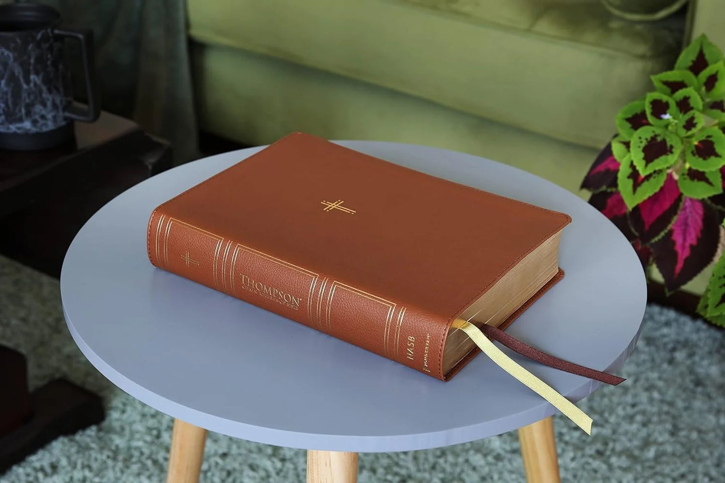 Thompson Chain-Reference Bible, Leathersoft Brown, 1995 Text, Red Letter, Comfort Print - Durable Hardcover Edition