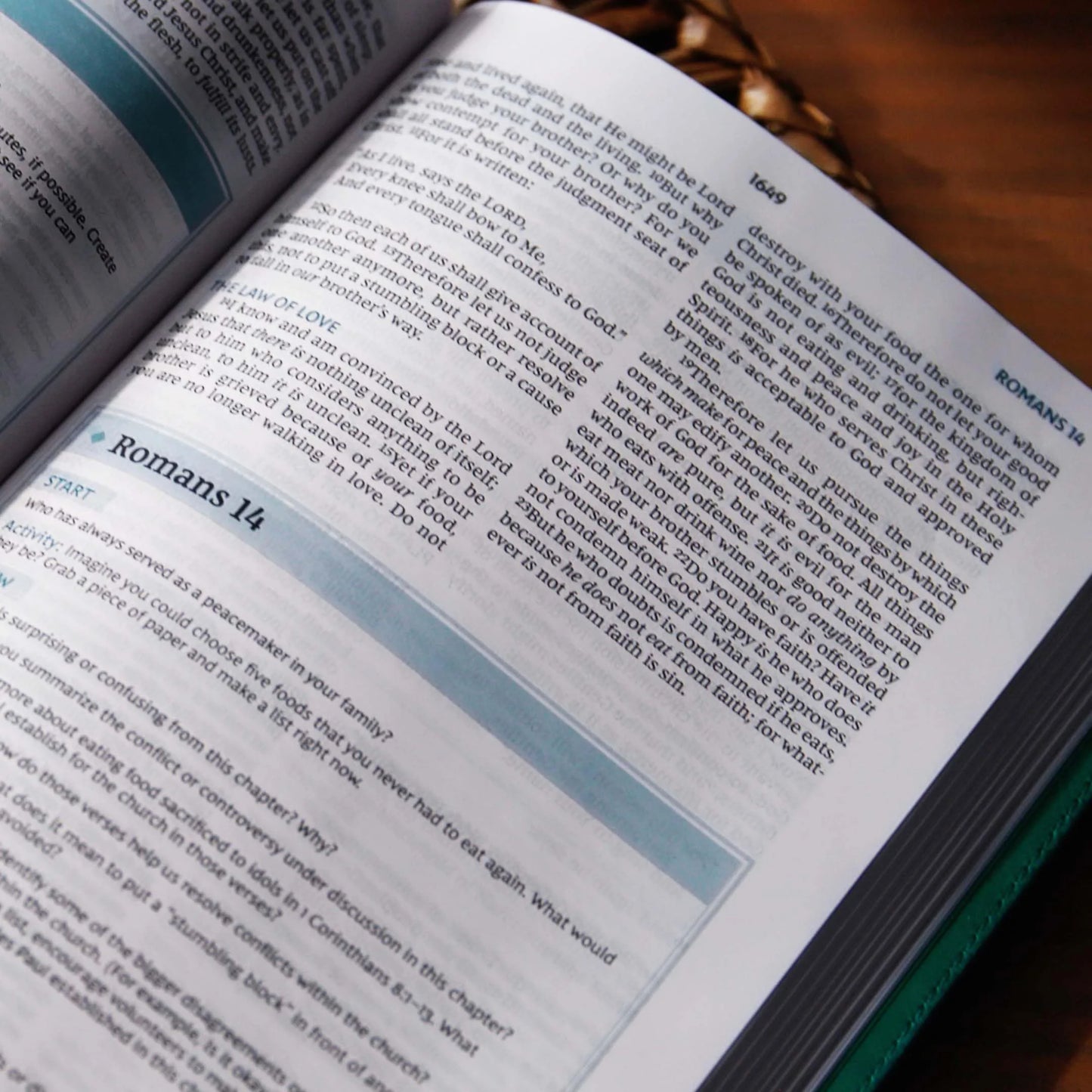 NKJV Study Bible with Comfort Print - Brown Leathersoft Hardcover: Your Comprehensive Guide to Every Chapter of the Bible