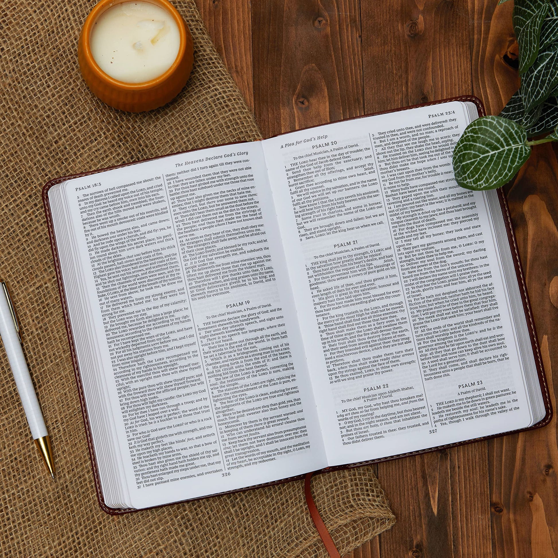 KJV Holy Bible - Elegantly Bound Black Leather-Look Edition, Red Letter Comfort Print, Perfect Gift for Any Occasion