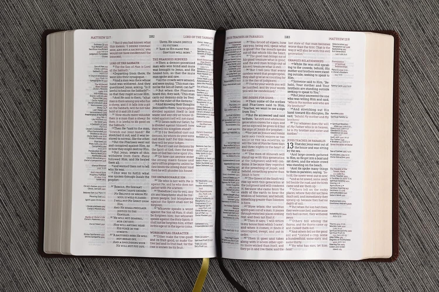 Thompson Chain-Reference Bible, Leathersoft Brown, 1995 Text, Red Letter, Comfort Print - Durable Hardcover Edition