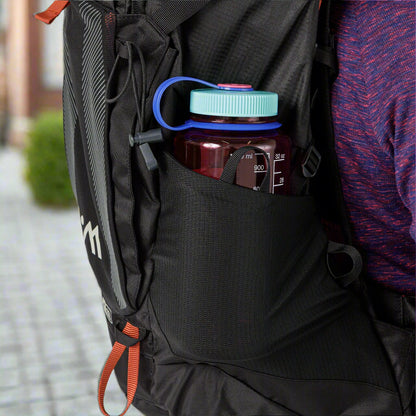 AMPEX Cahill 25L Lightweight Hiking Backpack in black, featuring a compact 25L capacity, hydration bladder compatibility, and adjustable straps for comfort. Includes a ventilated mesh back panel, perfect for hiking, nature walks, and outdoor adventures.