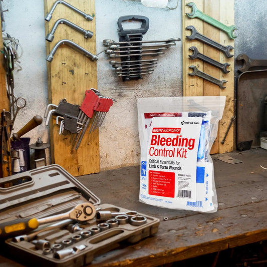 1. Bleeding Control Kit with Emergency Tourniquet and Hemostatic Gauze for Trauma Response  
2. Compact Critical Trauma First Aid Kit for Rapid Bleeding Control in Emergencies  
3. Portable Emergency Medical Kit with Quick-Response Guide for Severe Injuries  
